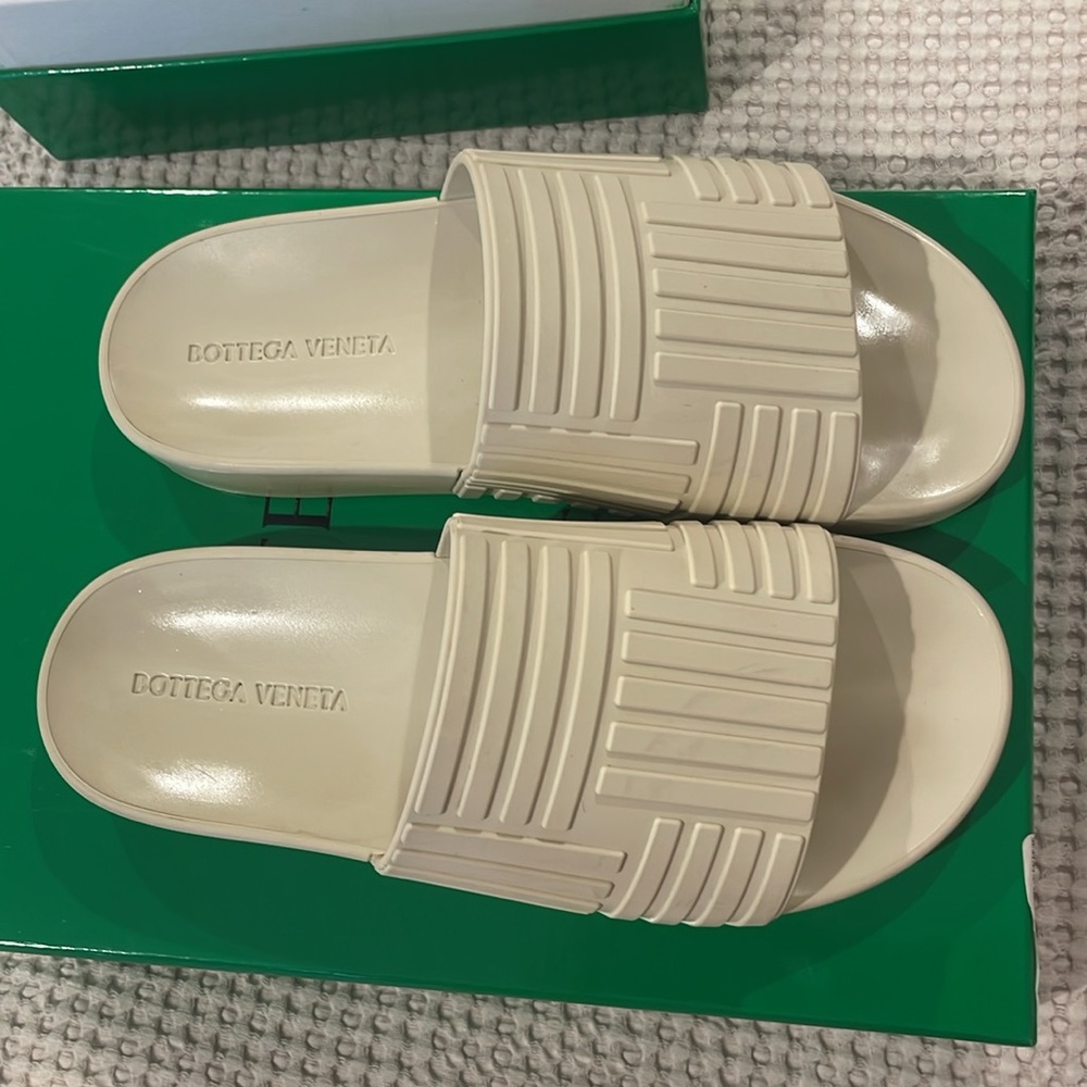 Bottega Veneta Pool Slides - image 1